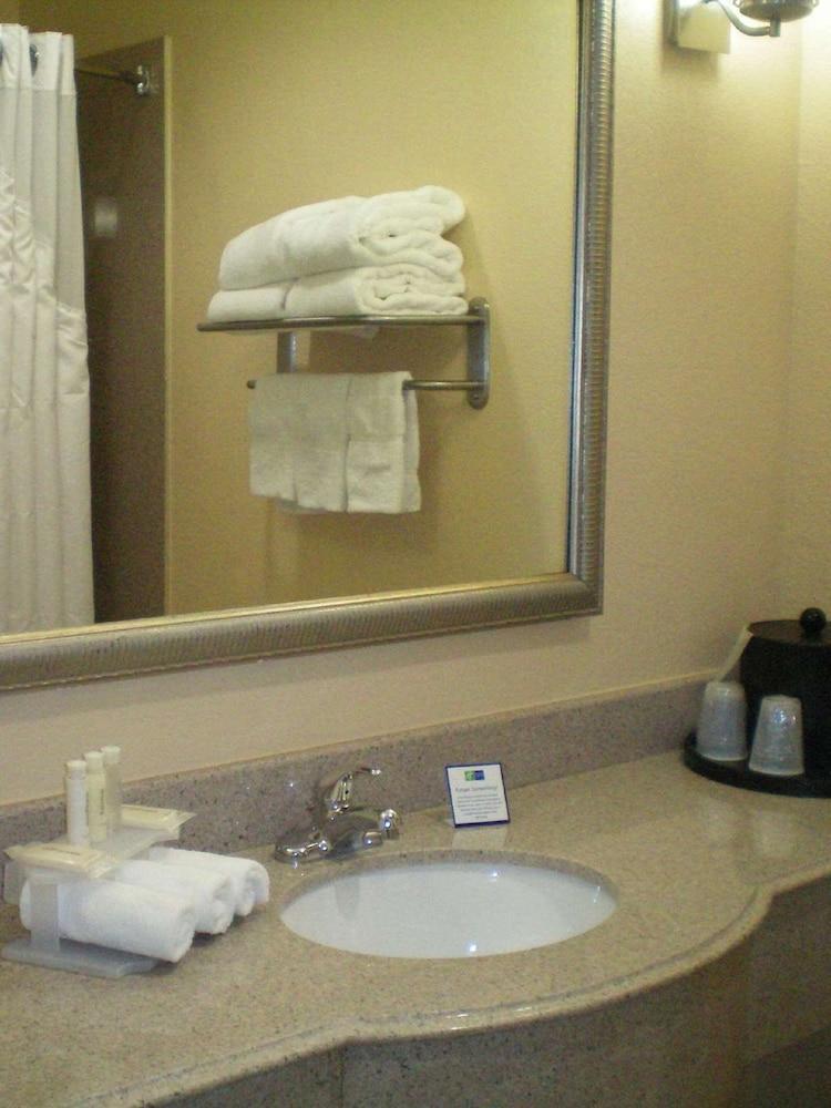 Holiday Inn Express Hotel Galveston West-Seawall By Ihg Exterior photo